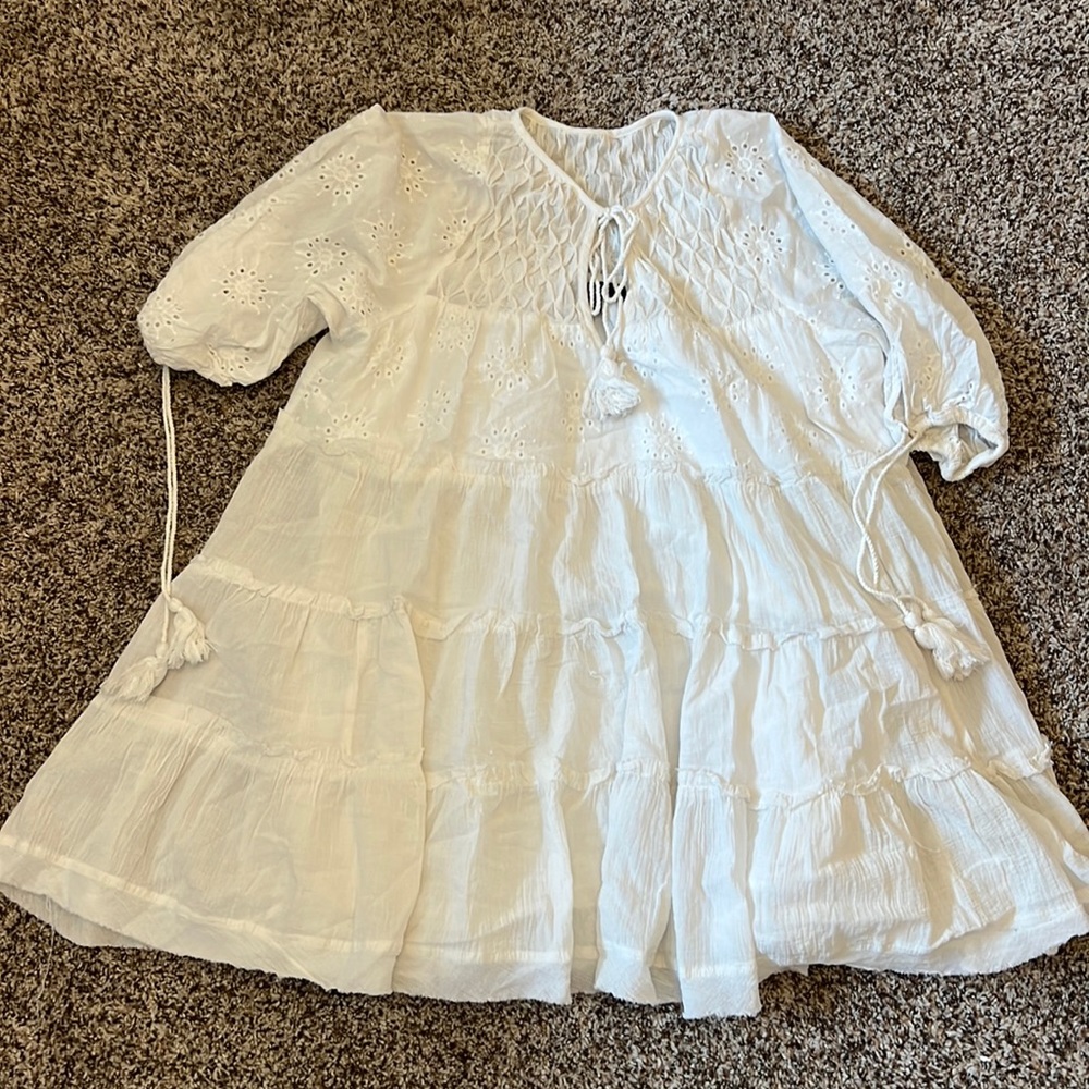 White loose fitting Lulu‘s dress
